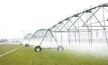 정밀 관개 가용 물 지능 농업용 편리 한 측면 이동 관개기 3800 KG